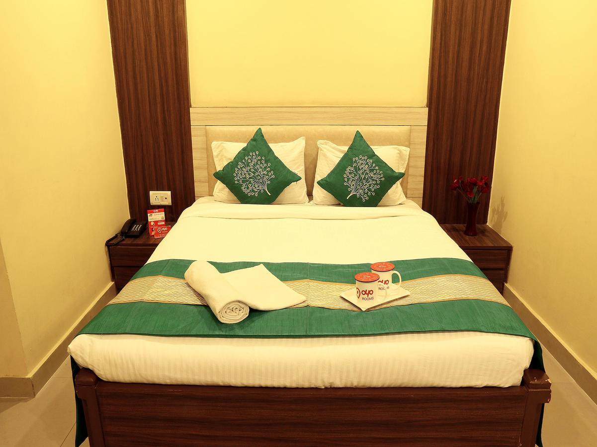 Oyo Howrah Station Dobson Lane 3*