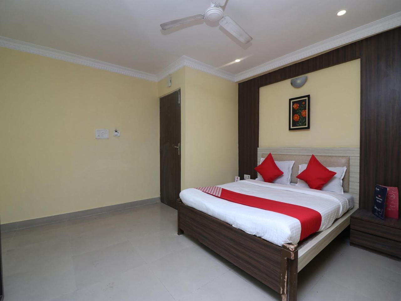 Hotel Oyo Howrah Station Dobson Lane 3*